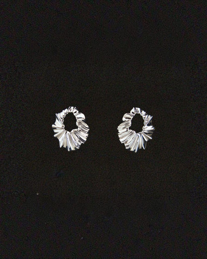 PLEAT HOOPS