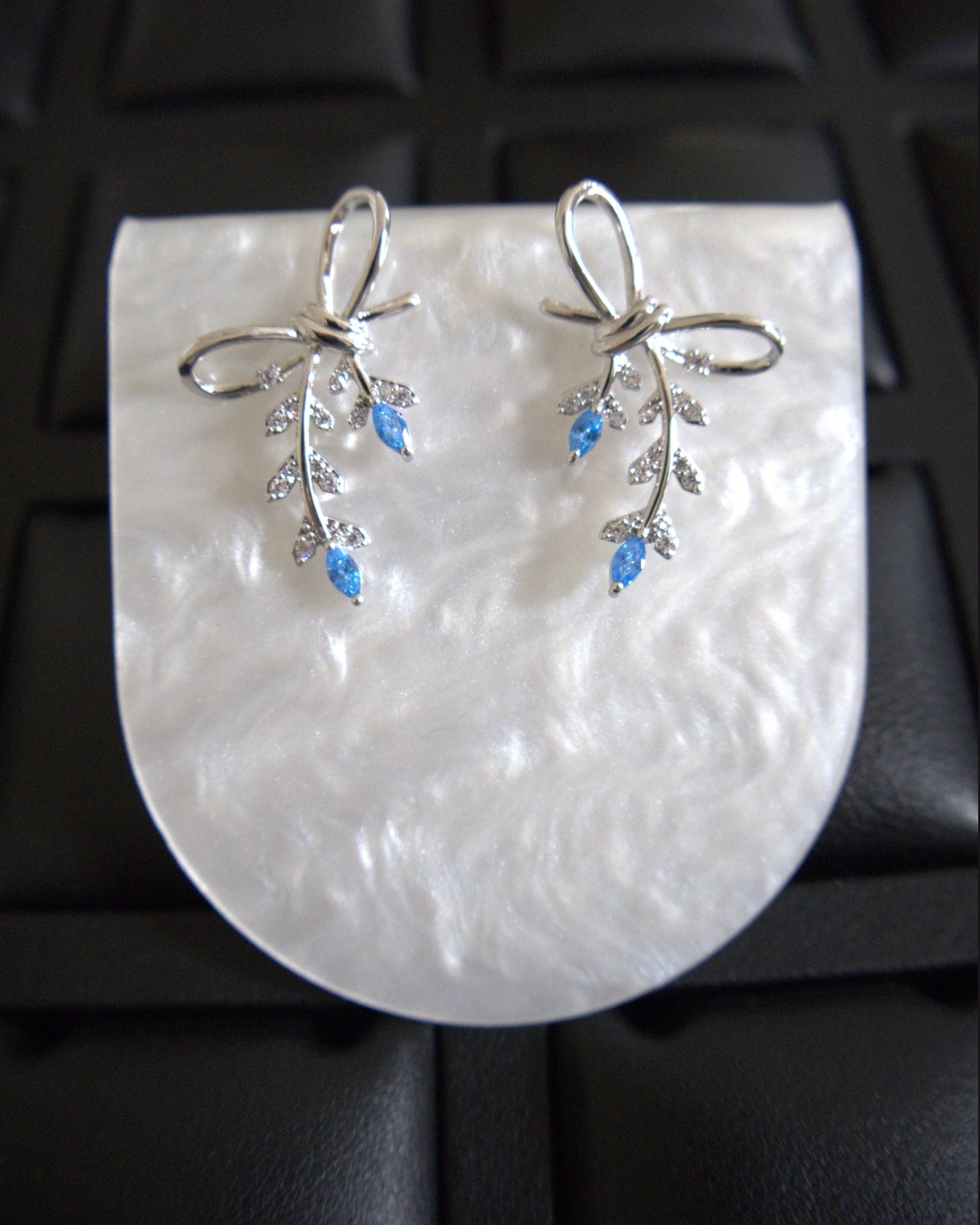Ciel Bow Earrings