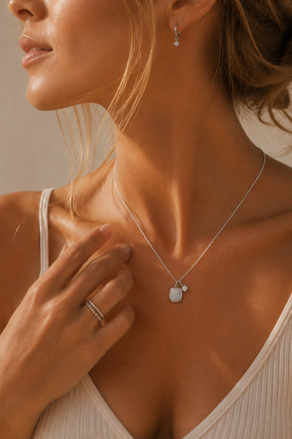 MUSE CHARM NECKLACE