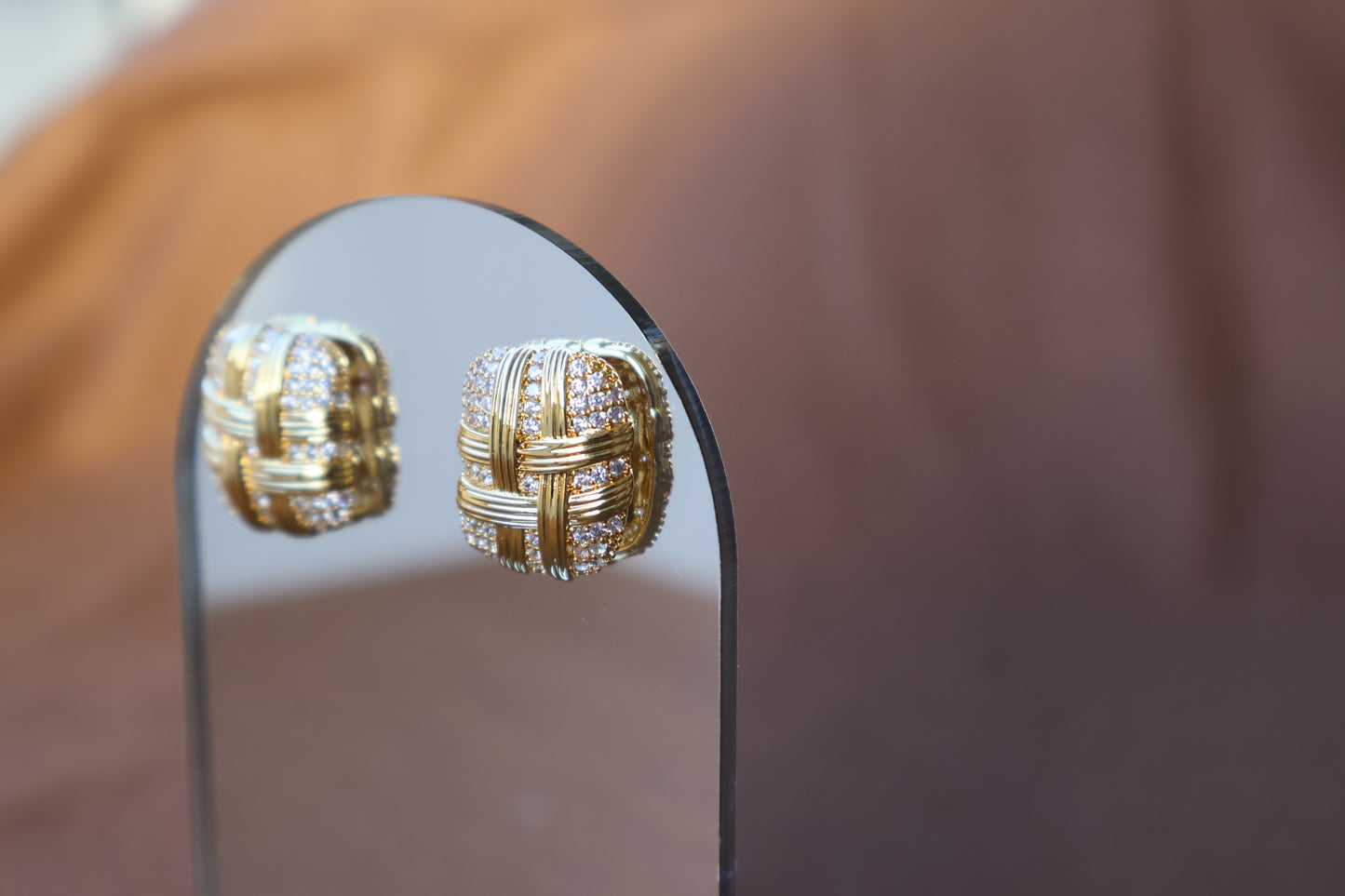 LATTICE LIGHT OVERSIZE STUDS