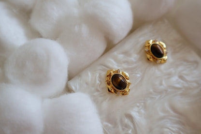 AUREVIA STUDS