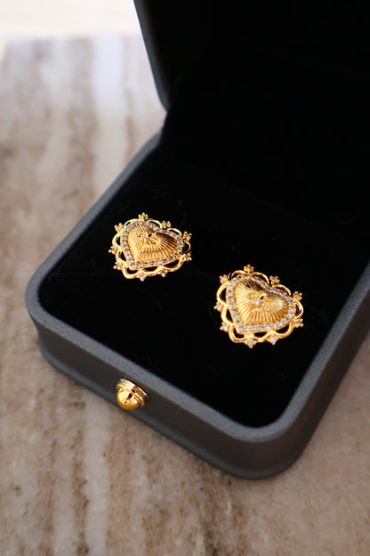 VARENE HEART STUDS