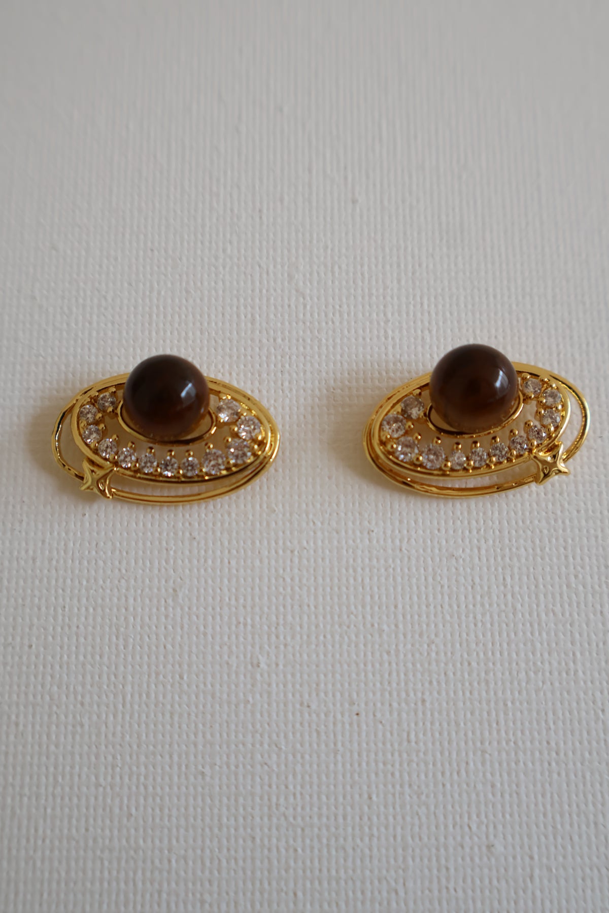 AVENNE STUDS