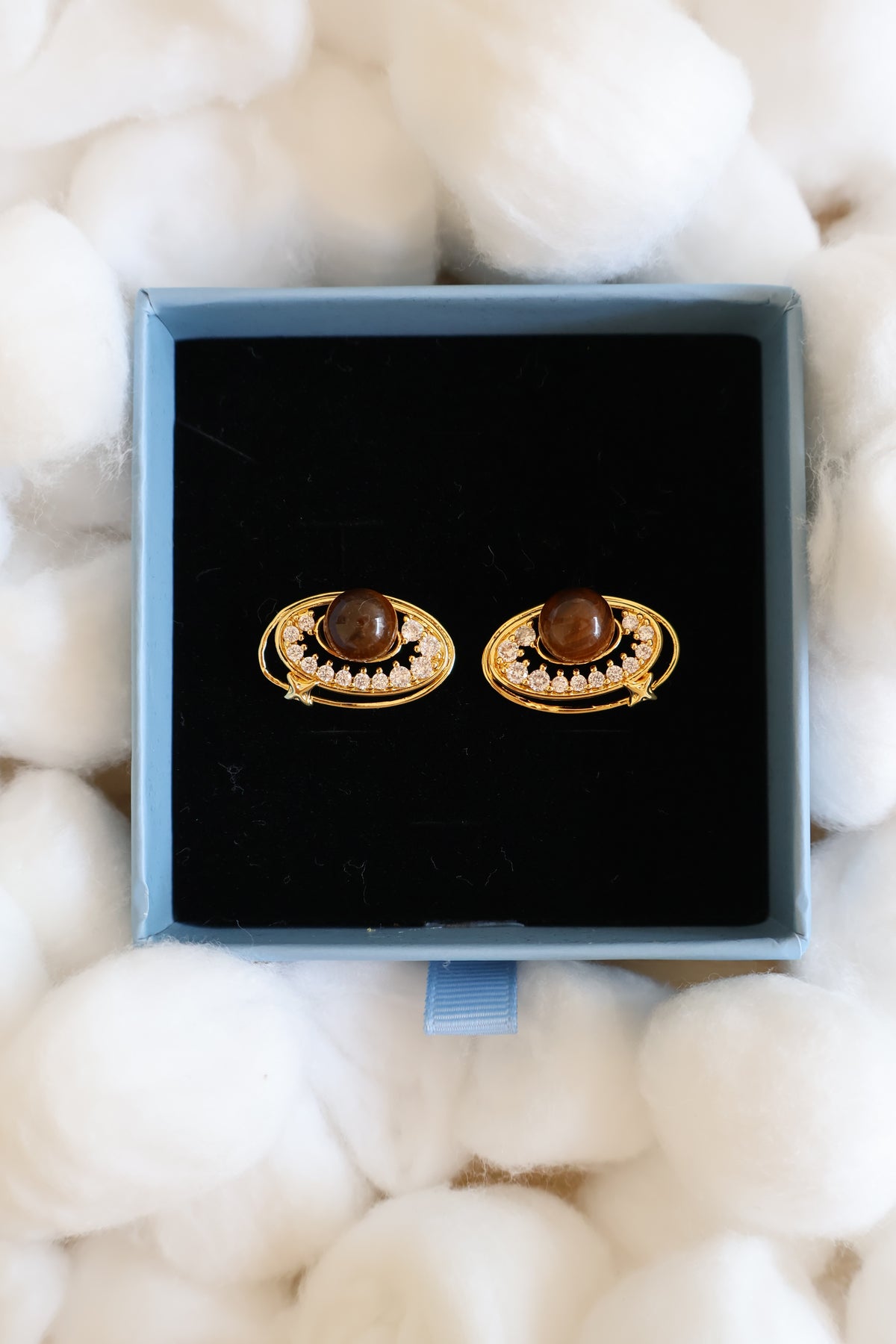 AVENNE STUDS